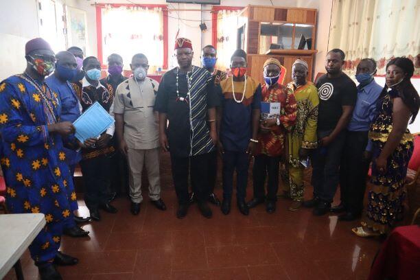 Group picture of Partnership Agreement signing